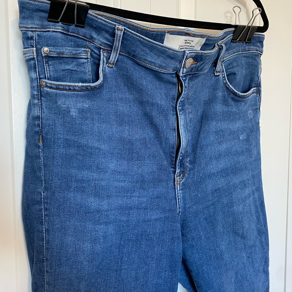 🎉 5/$30 - H&M skinny jeans